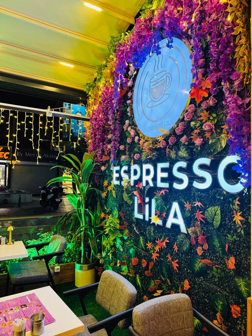 Espresso Lila iç mekan ve kahve sunumu